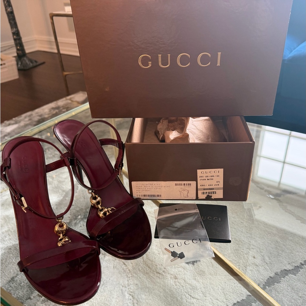 Gucci Sand Pelle S Cuoio Vernice Soft Metal Red Cherry horsebit heel sandal 9.5B